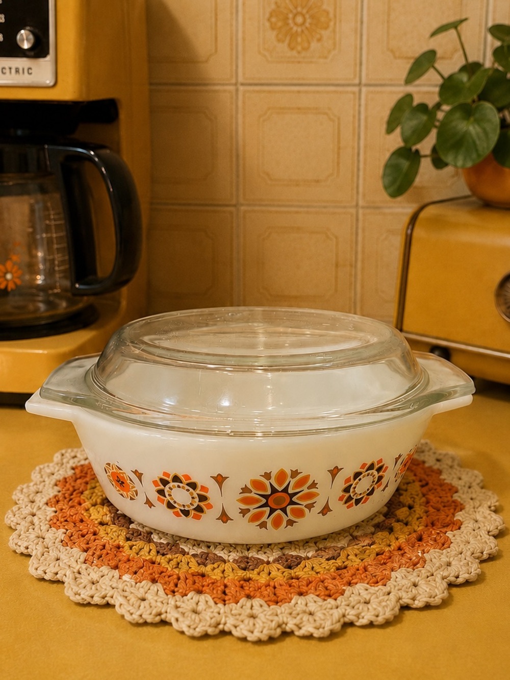 🧡JAJ Pyrex 505 England Casserole with Lid — Orange Flower Power Pattern